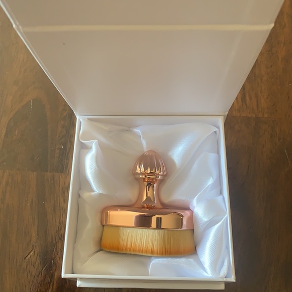 Eloise Mini Teardrop Brush - Picture 3 of 5